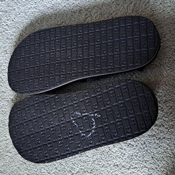 Sanuk Shoes - Picture 4 of 4